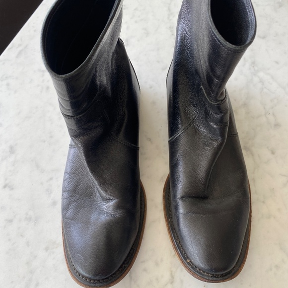 Flat Chelsea boots - Picture 2 of 3